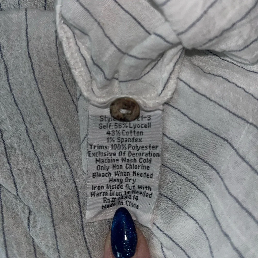 Johnny Was White Button Down Shirt with Multicolor Embroidery - Picture 7 of 8